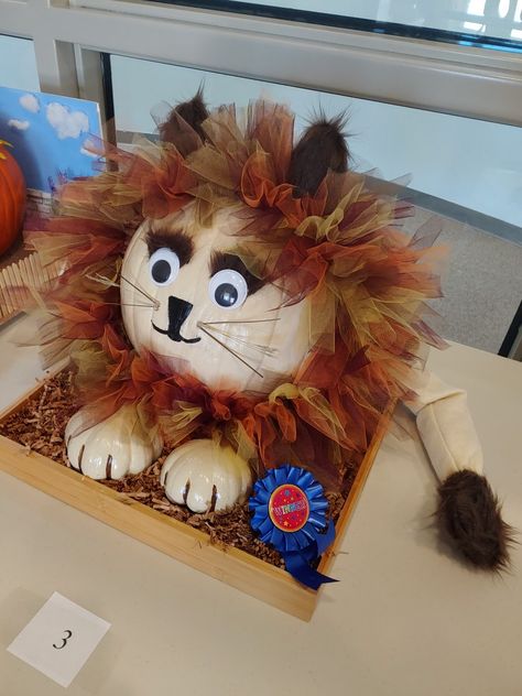 Lion Pumpkin Decorating, Lion Pumpkin, Harvest Dance, Story Book Pumpkin, Creative Pumpkin Decorating, Scary Halloween Pumpkins, No Carve Pumpkin Decorating, Pumpkin Decorating Contest, Creative Pumpkin Carving