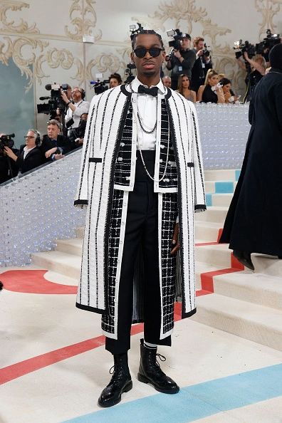 Yahya Abdul Mateen, Flowery Outfits, Irina Shayk Photos, Best Dressed Men, Met Gala Outfits, Black And White Suit, Gala Outfit, Met Gala Red Carpet, Best Dressed Man