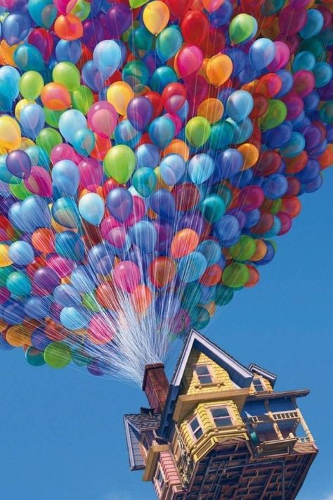 For people who love Disney and love to be matchy-matchy. Up Carl Y Ellie, Disney Movie Up, Iphone 5 Wallpaper, Images Disney, Disney Up, Whatsapp Wallpaper, Wallpaper Tumblr, Disney Favorites, Wallpaper Iphone Disney