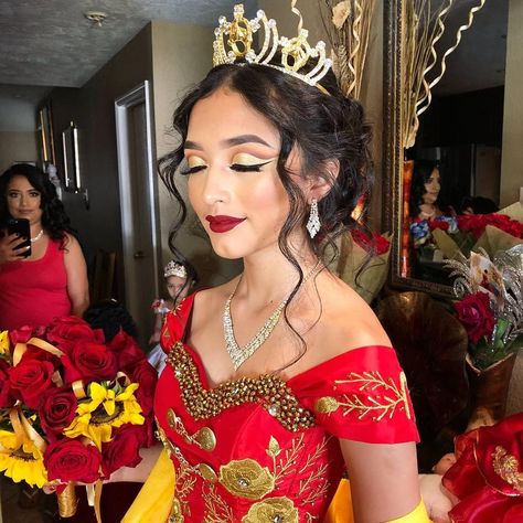 Quince Charro, Hairstyles Mexican, Quinceanera Hairstyle, Quince Makeup, Charro Theme, Red Quinceanera Ideas, Quince Hair, Quinceanera Red, Quince Stuff