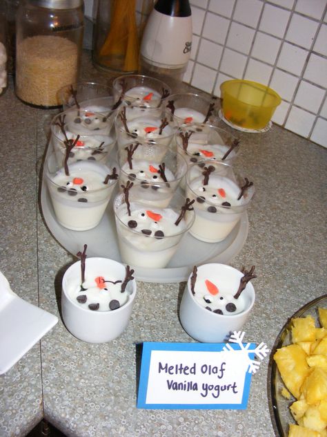 melted olaf vanilla greek yogurt Melted Olaf Yogurt, Melted Olaf, Vanilla Greek Yogurt, Preschool Themes, Frozen Birthday Party, Frozen Birthday, Disney Christmas, Olaf, Greek Yogurt