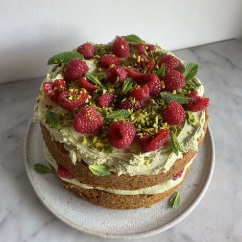 Pistachio Raspberry Cake, Pistachio Buttercream, Pistachio Raspberry, Cherry Compote, Soul Kitchen, Pistachio Cream, Pistachio Cake, Cake Printing, Raspberry Cake