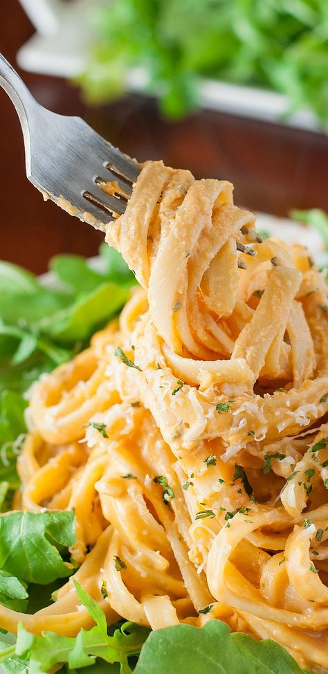 There's something magical about this dreamy, creamy Sweet Potato Alfredo. This gorgeous golden pasta is a delicious twist on a comfort food classic! Avocado Dressing, Fettuccine Alfredo, Thanksgiving Leftovers, Sweet Potato Recipes, Meatless Meals, Sriracha, Alfredo, Pasta Dishes, Pasta Recipes