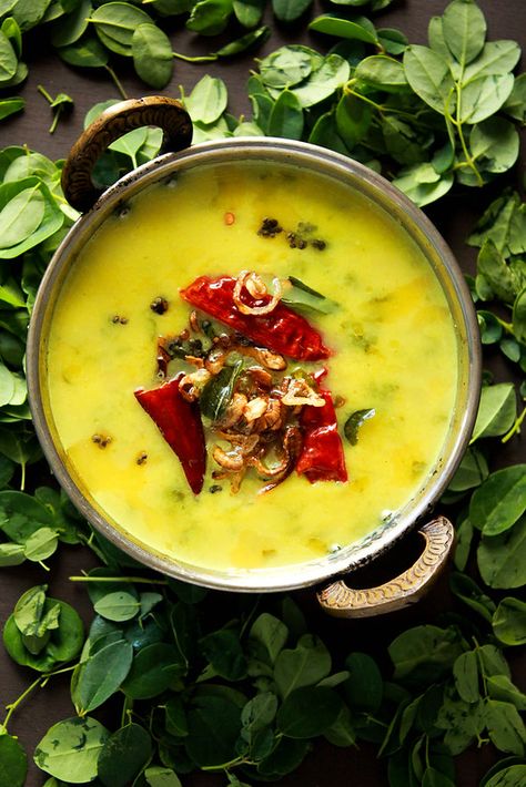 Ria's Collection: MURINGA ELA PARIPPU CURRY Rajasthani Thali, Moringa Recipes, Dal Curry, Toor Dal, Creamy Yogurt, Moringa Leaves, Kerala Food, Gram Flour, Curry Dishes