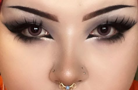 Goth Smoky Eyes, Black Quince Makeup Looks, Formal Gothic Makeup, Dark Makeup Looks Aesthetic, Goth Birthday Makeup, Goth Eye Looks, Goth Homecoming Makeup, Alt Eyeshadow Looks, Light Gothic Makeup