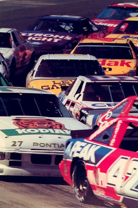 Vintage Nascar Aesthetic, 90s Nascar, Nascar Aesthetic, Nascar Cars, Car Memes, Nascar Race Cars, Classic Racing Cars, Stock Car Racing, Automotive Photography