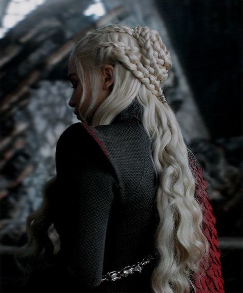 Khaleesi Dany Targaryen, Daenerys Targaryen Hair, Daenerys Hair, Daenerys Targaryen Aesthetic, Targaryen Hair, Daenerys Targaryen Art, Game Of Throne Daenerys, Targaryen Art, Targaryen Aesthetic