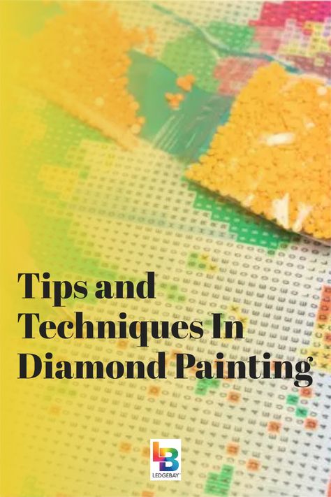 Diamond painting is a new creative hobby to make diamond art. Paint with diamonds is similar to traditional painting, but uses tiny diamond-like facets to produce a sparkling effect. Paint with diamonds has become incredibly popular in recent years, and for good reason! It is fun, creative, and relatively easy to do with the right tips. But how does diamond paints work? And what are the different kinds of diamond painting techniques? Diamond Art Tips And Tricks, How To Do Diamond Art, How To Frame Diamond Art, Diamond Art Hacks, Diamond Painting Hacks, Diamond Art Patterns Free, Painting Difficult, Diamond Painting Tips, Diamond Painting Pictures