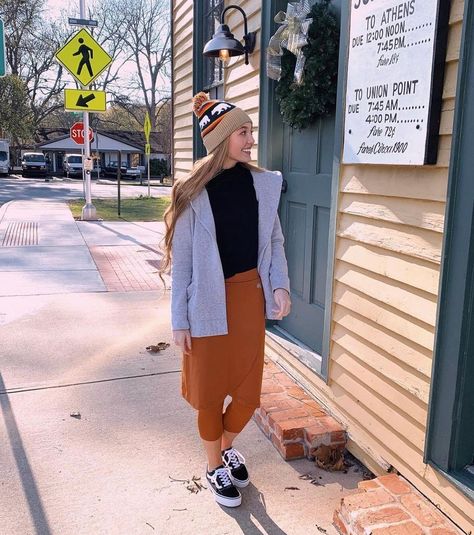 Athletic Fall, Rustic Orange, Cute Modest Outfits, Travel Workout, Athletic Outfits, Happy Christmas, Modest Outfits, Autumn Winter Fashion, Fall Colors