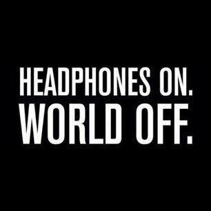 Headphones On World Off, Funny Advice, Inspirerende Ord, Story Aesthetic, Motiverende Quotes, Music Quotes Lyrics, Trendy Quotes, Music Aesthetic, I Love Music