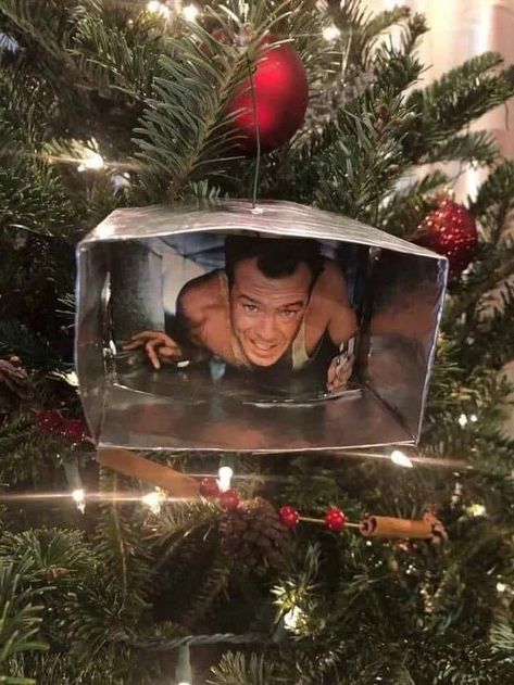 Nothing says Christmas like Die Hard! 🤣 Die Hard Christmas, Homemade Ornaments, Creative Christmas Trees, Noel Christmas, Christmas Stuff, Holly Jolly, Die Hard, Weihnachten Dekoration, Classic Christmas