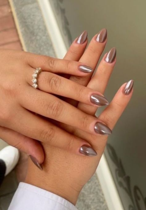 Light Brown Chrome Nails, Trendy Fall Nail Designs, Fall Nails Trendy, Brown Chrome, Light Colored Nails, Wow Nails, Fall Manicure, Fall Nail Trends, Cute Nails For Fall