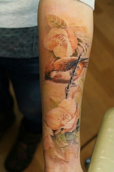 Vintage floral tattoo, flesh tones and neutral coloring, love. Small Bird Tattoos, Vogel Tattoo, Geniale Tattoos, Gorgeous Tattoos, Lily Tattoo, Flowers Tattoo, Inspirational Artwork, Great Tattoos, Birds Tattoo