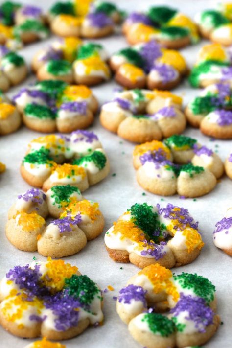 Mardi Gras Home Decor, Mardi Gras Treats, Marti Gra, Mardi Gras Snacks, Mardi Gras Cookies, Scary Cake, Mardi Gras Desserts, Kings Cake, Mardi Gra