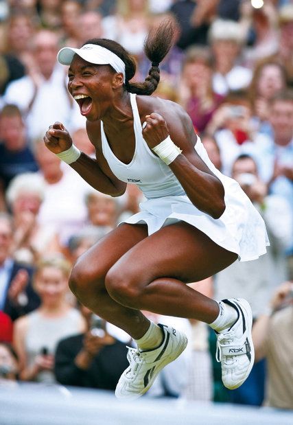 Serena And Venus Williams Aesthetic, Venus Williams Tennis, Paparazzi Aesthetic, Serena Williams Body, Running Body, Yoga Strong, Serena Williams Tennis, Soccer Usa, Sports Volleyball