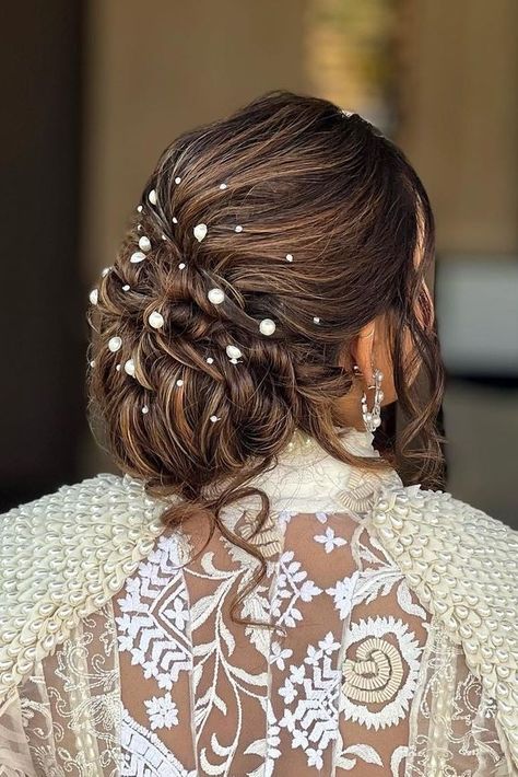 Latest Open Hair Hairstyles For Wedding, Indian Mom Wedding Hairstyle, Wedding Hairstyles Trend 2023, Wedding Hairstyle Mother Of The Bride, Mom Hairstyles For Wedding, Wedding Hair Styles Bridesmaid, Bride Mom Hairstyle Indian, Latest Hairstyles For Ladies 2023, Mother Hairstyles For Wedding