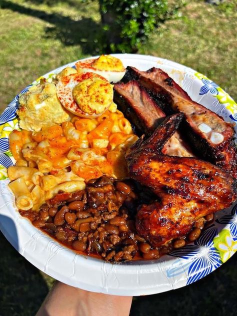 Bbq Black People, Black Cookout Food, Thanksgiving Black Families Food, Party Food Black People, Black Cookout, Shabbat Meals, American Deli, Cookout Dishes, Easy Fast Dinner Recipes