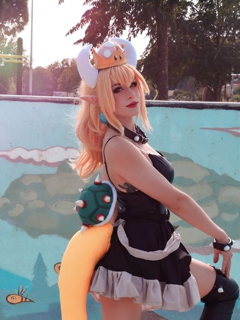 Blonde Cosplay Characters, Toadette Cosplay, Bowser Halloween Costume, Bowser Cosplay, Duo Cosplay, Bowser Costume, Gamer Wallpaper, Cosplay Poses, Styled Outfits