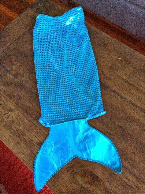 Riches & Roses Handmade for Kids: Sewing tutorial and pattern: Mermaid dress up tail for kids Kids Dress Up Costumes, Handmade For Kids, Mermaid Costume Diy, Kids Sewing, Mermaid Pattern, Kids Dress Up, Sewing Patterns For Kids, Dress Up Costumes, Mermaid Costume