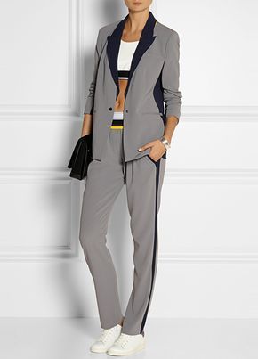 Fashionable Business Attire, Summer Business Attire, Work Outfits Frauen, Sports Chic Outfit, Business Professional Attire, Sporty Pants, Business Attire Women, Sports Shoes Outfit, 30 Outfits