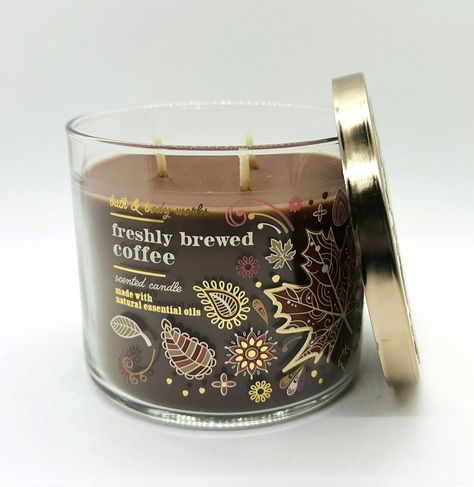 Coffee Candle Aesthetic, Smell Good Candles, Make Your Home Smell Good, Home Smell Good, Candles Coffee, Best Scented Candles, Large Scented Candles, Coffee Scented Candles, Smell Nice