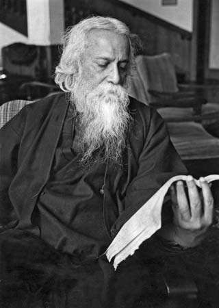 Rabindranath Tagore, Old Man, Black And White, Reading, White, Black