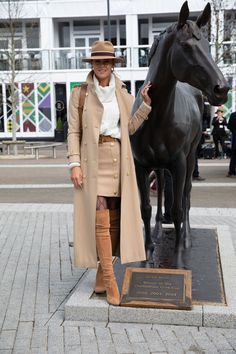 Fall Horse Race Outfit, Breeders Cup Fashion, Winter Race Day Outfits, Cheltenham Races Outfits, Raceday Outfits, Horse Race Outfit, Dressing Outfits, Country Fall Outfits, Racing Outfit