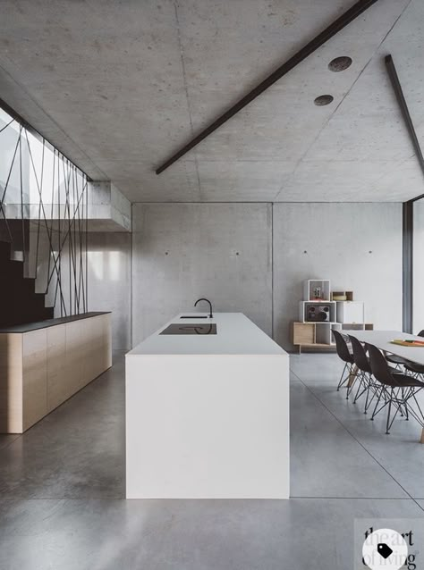 Concrete Minimalist House, Concrete Living Room, Concrete Minimalist, Concrete Floors Living Room, Concrete Interior Design, Brutalist Interior, Concrete Interiors, Minimalist House, Concrete Home