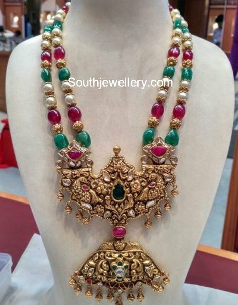 Beads Mala with Nakshi Pendant Nakshi Pendant, Plain Gold Pendant, 22 Carat Gold Jewellery, Italian Gold Jewelry, Gold Jewelry Outfits, Sapphire Beads, Gold Necklace Indian, Jewellery Bridal, Beads Designs