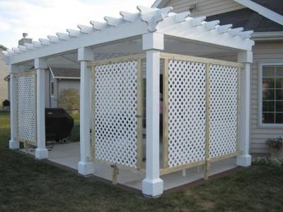 lattice Screen Pergola, Pergola Wall, Pergola Modern, Lattice Screen, White Pergola, Small Pergola, Pergola Diy, Cheap Pergola, Patio Privacy