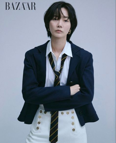 Bae Doona, Women Necktie, Best Actress Award, Korea Magazine, Magazine Collection, Thriller Film, Popular Outfits, Korean Model, Korean Celebrities