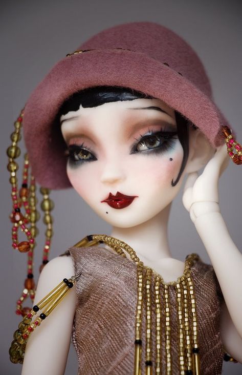 Pidgin Doll, Mannequin Art, Fantasy Art Dolls, Doll Makeup, Unique Hats, Doll Painting, Art Dolls Handmade, Doll Repaint, Monster High Dolls