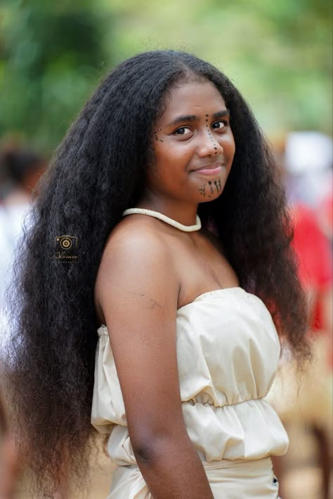 Melanesia, Pacific Islands (📷: Alvince Photography Facebook page) Pacific Islander Girl, Islander Girl, Pacific Islander, Pacific Islands, Unique Faces, Island Girl, African Beauty, Facebook Page, Photography