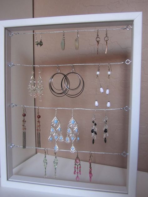 Diy Earring Storage, Cubby Diy, Diy Earring Display, Diy Earrings Stand, Diy Earring Organizer, Craft Organization Diy, Diy Earring Holder, Earring Holders, Jewelry Storage Diy