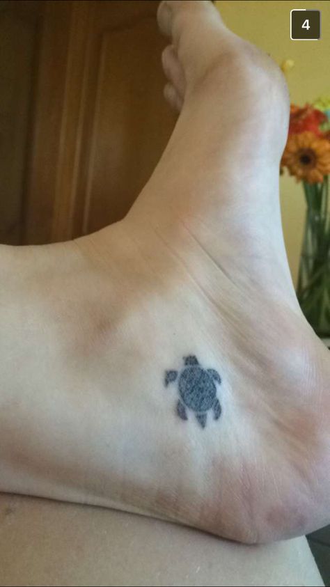 Stick and poke tattoo of turtle Turtle Stick And Poke, Stick And Poke Tattoo, Poke Me, Stick N Poke, Stick N Poke Tattoo, Poke Tattoo, Stick And Poke, Tattoos Ideas, Beautiful Tattoos