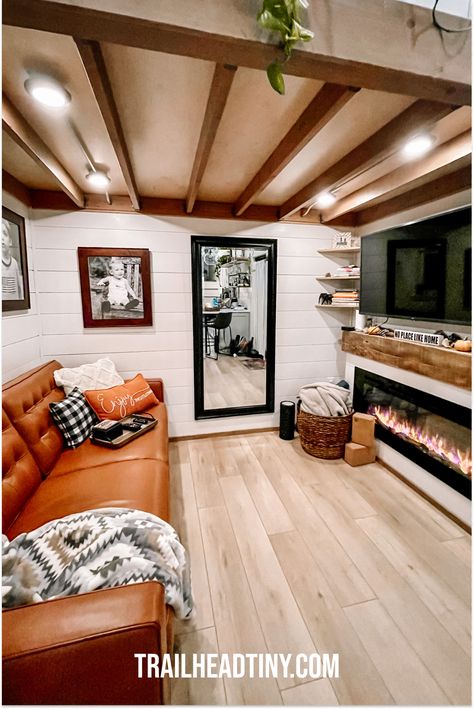 Western Tiny House, Tiny House Interior Design Ideas, Solo Mom, Tiny Farmhouse, Family Room Addition, Tiny House Exterior, Tiny House Interior Design, Shed To Tiny House, Room Addition