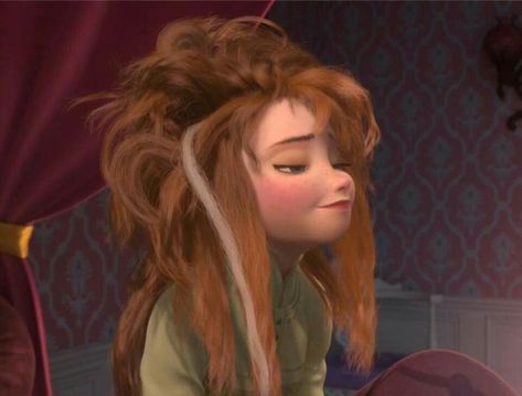 Anna's bed-head. Anna Frozen Hair, Princess Quiz, Princess Anna Frozen, Frozen Hair, Disney Bedding, Bed Hair, Whatsapp Profile Picture, Disney Princess Fan Art, Disney Icons