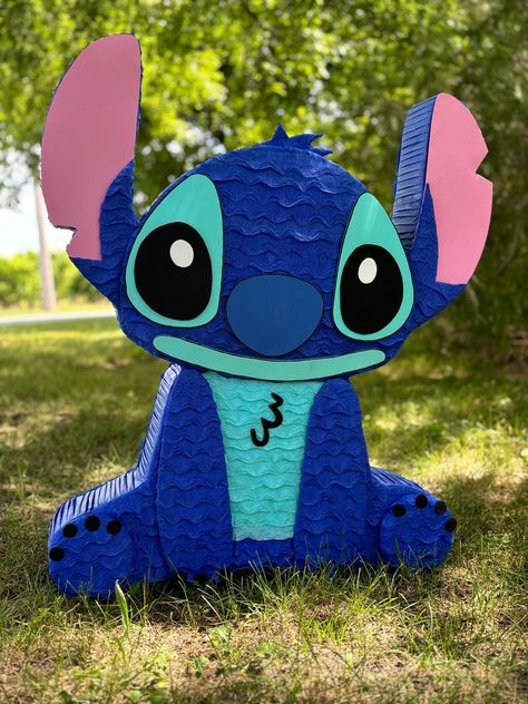 Beautiful personalized birthday pinata. I will be very happy to make this pinata for you. If you want to make a change, write to me. Stitch Pinata, Birthday Pinata, Piñata Ideas, Disney Party, 3rd Birthday Parties, Make A Change, Write To Me, Crepe Paper, Very Happy