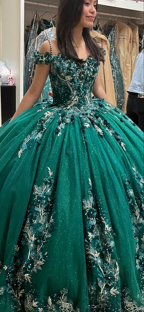 Emerald Green 15 Dress, Teal Quinceanera Dresses, Gold Sweet 16 Dresses, Emerald Green Quinceanera Dresses, Quinceanera Dama Dresses, Emerald Green Quinceanera Theme, Green Quince Dress, Emerald Green Quince, Quinceanera Dresses Green