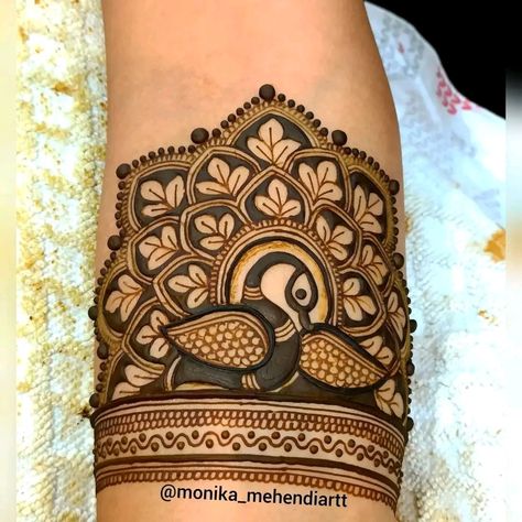 Aesthetic Mehndi, New Mehndi Design, Peacock Mehndi Designs, Beautiful Simple Mehndi Design, Short Mehndi Design, Front Mehndi Design, New Mehndi, Palm Mehndi Design, Simple Mehendi Designs