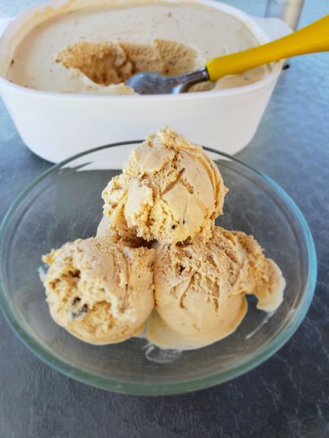 Toffee Ice Cream, Peanut Butter And Honey, Custard Ice Cream, Cuisinart Ice Cream Maker, Honey Ice Cream, Pecan Ice Cream, Ice Cream Maker Recipes, Caramel Ice Cream, Milk Shakes