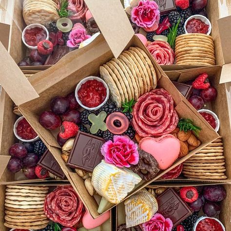 Valentines Charcuterie Box Ideas, Charcuterie Bouquet, Bouquet For Mother's Day, Charcuterie Business, Homemade Soup Recipes, Snack Platters, Masquerade Cakes, Charcuterie Gifts, Snack Platter