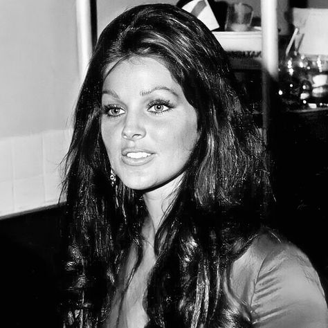 Priscilla Presley Hair, Priscilla Presley Style, Young Priscilla Presley, Dark Picture, Elvis Presley Priscilla, Fringe Clothing, Riley Keough, Elvis And Priscilla, Priscilla Presley