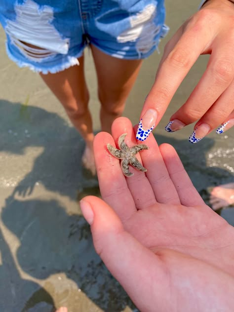 Coastal Acrylic Nails, Acrylic Nails Vacation Beach, Beach Summer Nails 2023, Costal Granddaughter Aesthic Nails, Summer Island Nails, Coastal Nails Square, Beach Girl Aesthetic Nails, Beach Vacation Nails Inspiration, Nails For Beach Trip