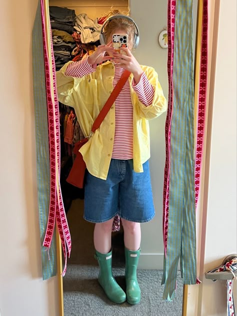 Alex G Core Outfits, Clutter Core Outfits, Funky Clothing Style, Funky Spring Outfits, Dad Core Outfits, Cluttered Outfit, Quirky Fashion Summer, Funky Colorful Outfits, Colorful Masc Outfits