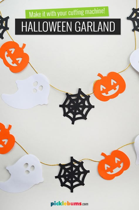 Cricut Diy Halloween Decorations, Halloween Cricut Cutouts, Cricut Garland Ideas, Easy Cricut Halloween Decorations, Halloween Party Cricut Projects, Cricut Halloween Party Decorations, Paper Garland Halloween, Printable Halloween Garland, Halloween Banner Cricut