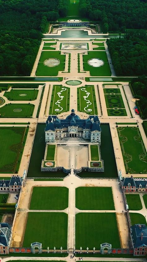 Vaux Le Vicomte, Coffee Hair, Jeezy, Hotel Concept, Classic Garden, Le Chateau, Louis Xiv, Amazing Views, House Designs Exterior