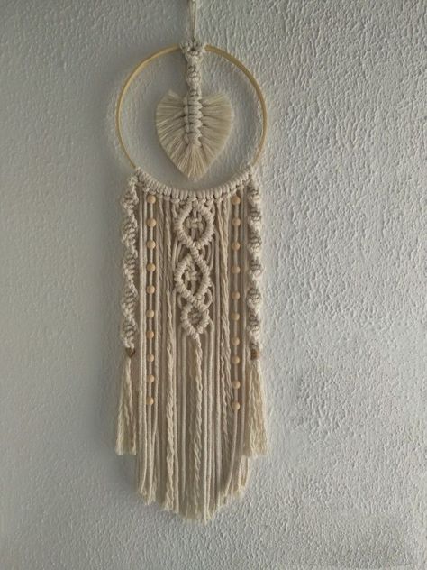 Round Macrame Wall Hanging Diy, Macrame Dream Catcher Diy Tutorials, Macrame Ring Wall Hanging, Dream Catcher Macrame, Round Macrame, Macrame Dreamcatcher, Pola Macrame, Macrame Wall Hanging Tutorial, Macrame Dream Catcher