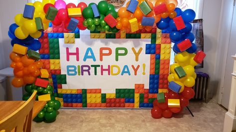 Lego Balloon Arch, Lego Balloon Garland, Lego Balloons, Kids Party Planning, December Baby, Carnival Themed Party, Lego Birthday Party, Lego Birthday, Balloon Columns