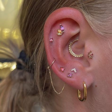 Constellation Piercings, Ear Peircings, Ear Piercings Chart, Piercing Inspo, Pretty Ear Piercings, Cool Ear Piercings, Cute Ear Piercings, Ear Style, Lace Tattoo